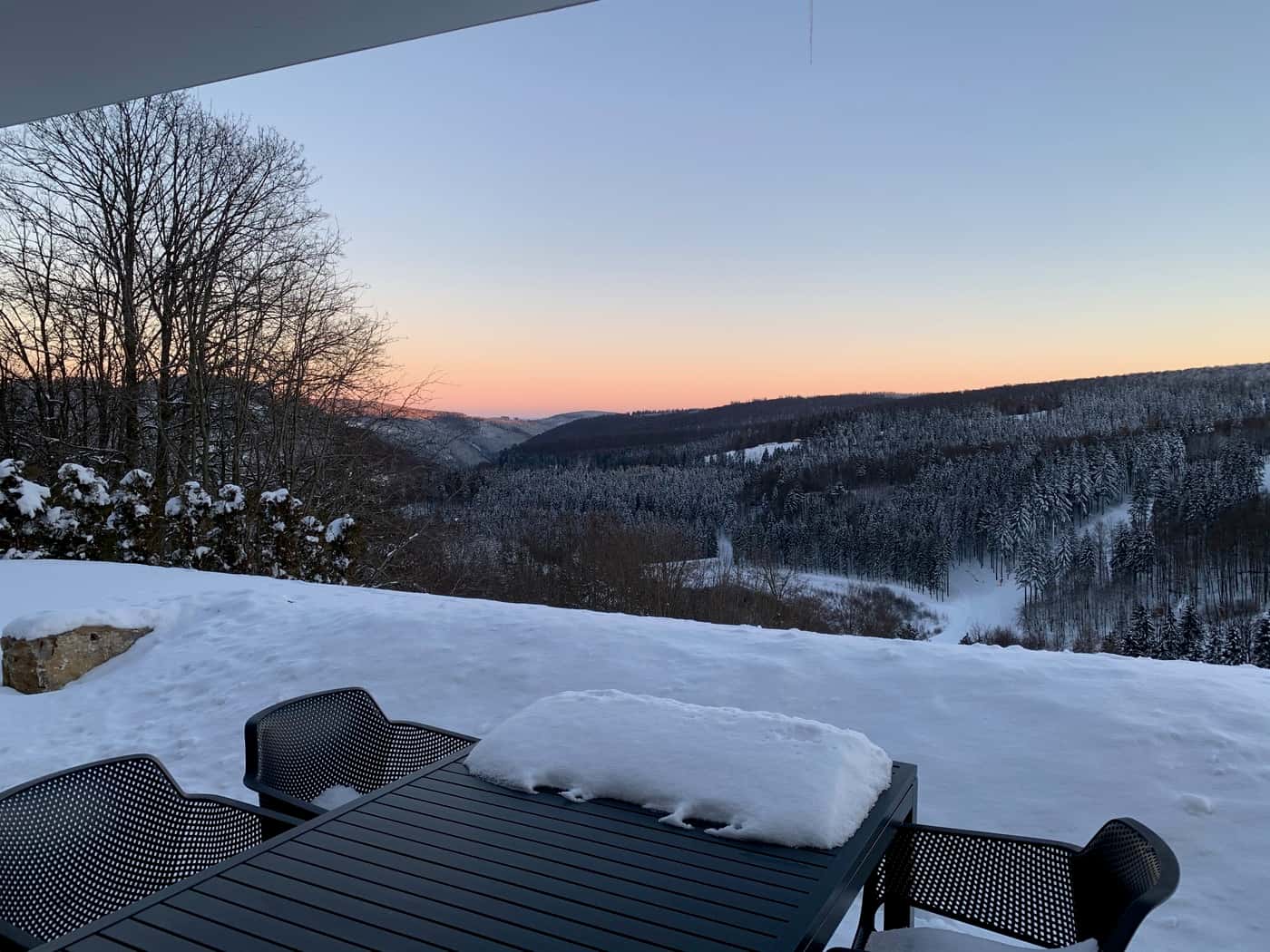 Stylish 6p apartment with a view