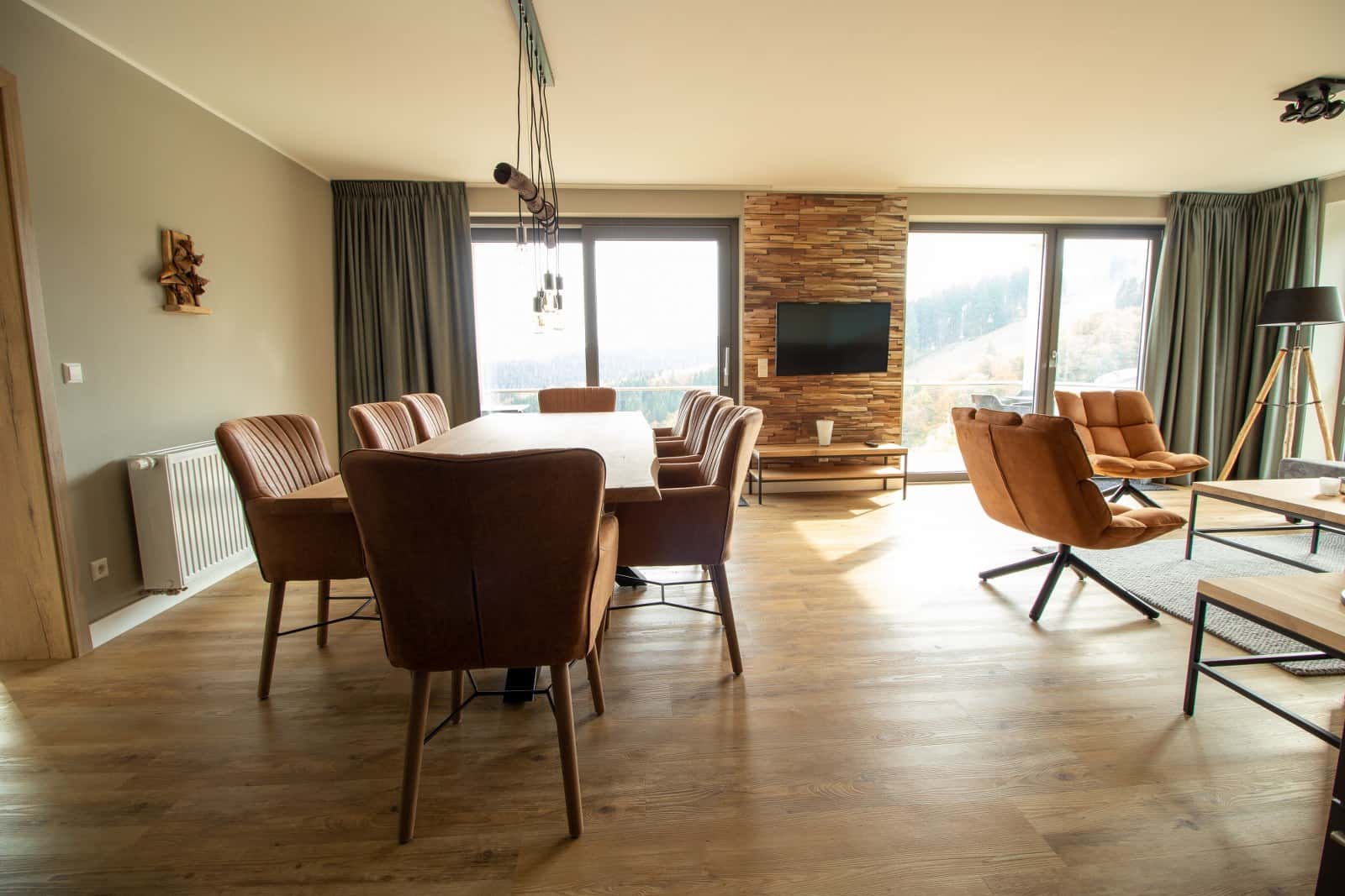 Stylish 8p apartment with a view
