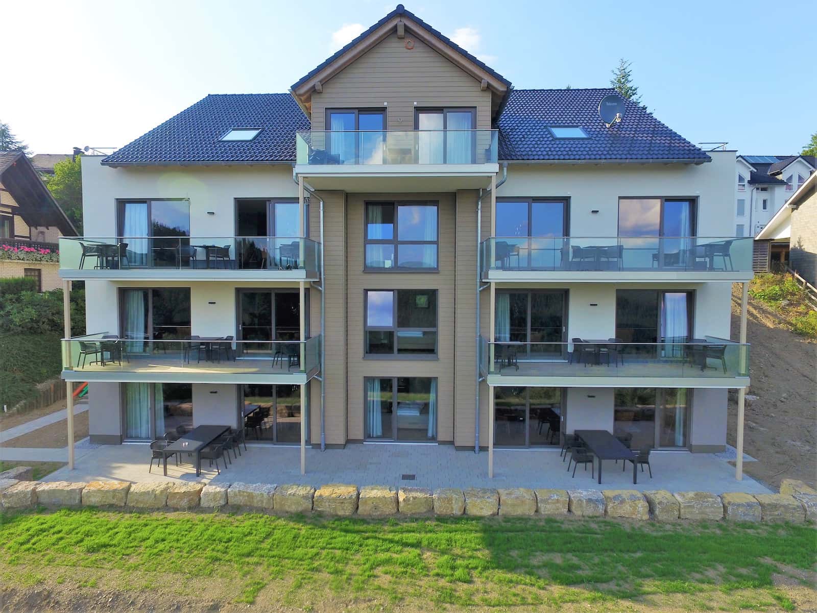 Stylish 5p penthouse with a view