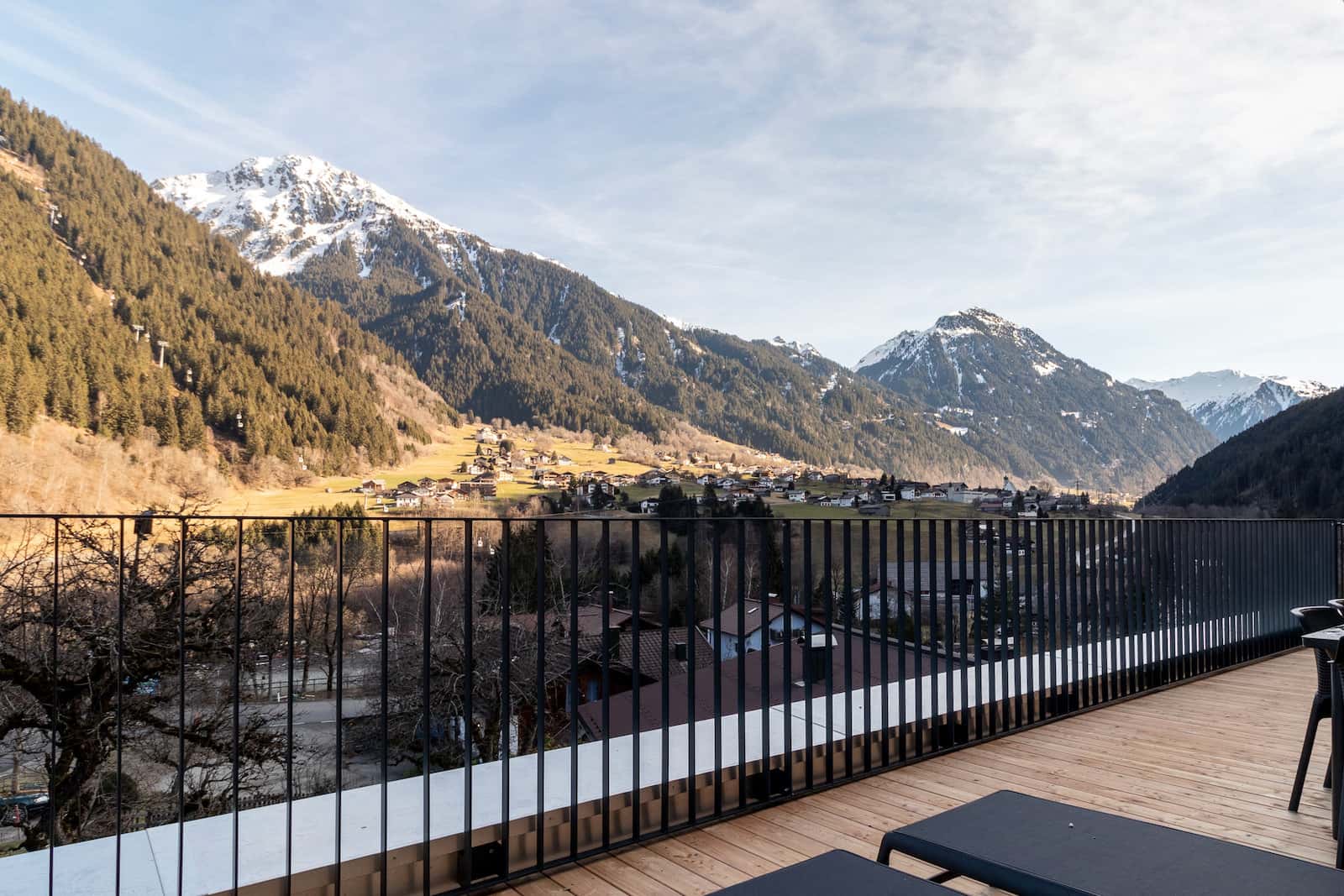 9p penthouse with roof terrace near ski area